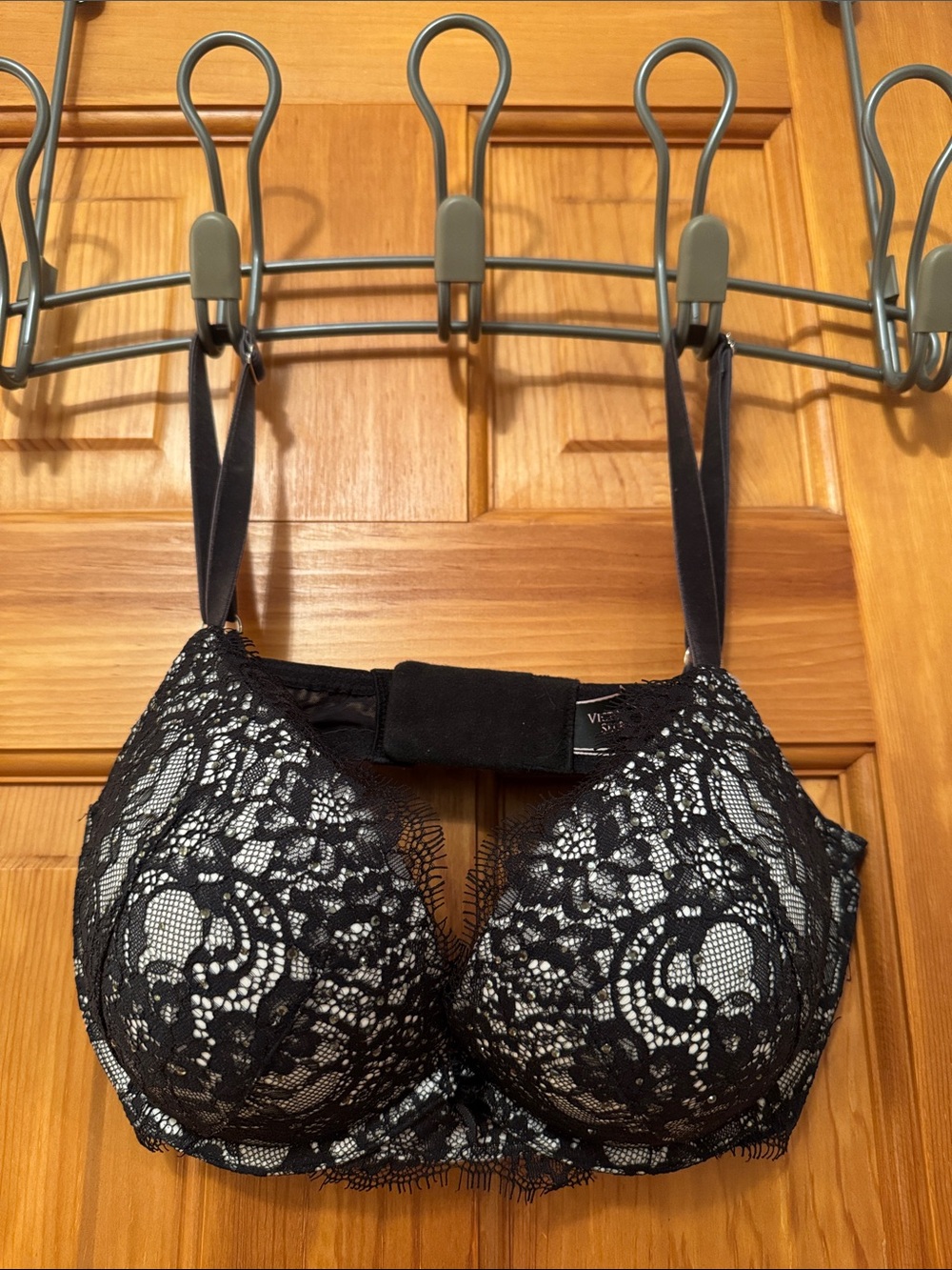 Victoria's Secret Dream Angels Padded Black Lace Underwire Bra